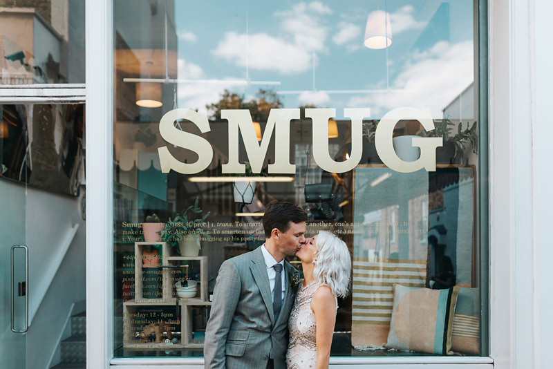 couple in Islington, relaxed london wedding photography by missgen