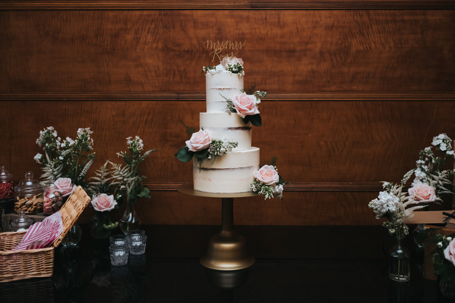 elegant simple wedding cake