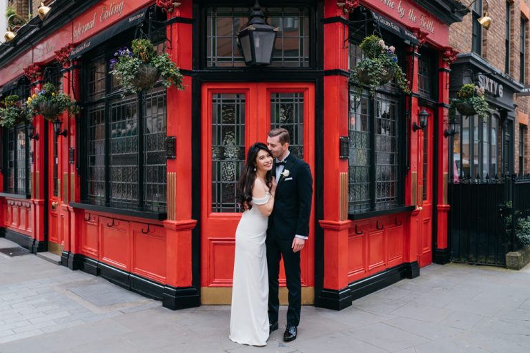 modern romantic wedding photographer