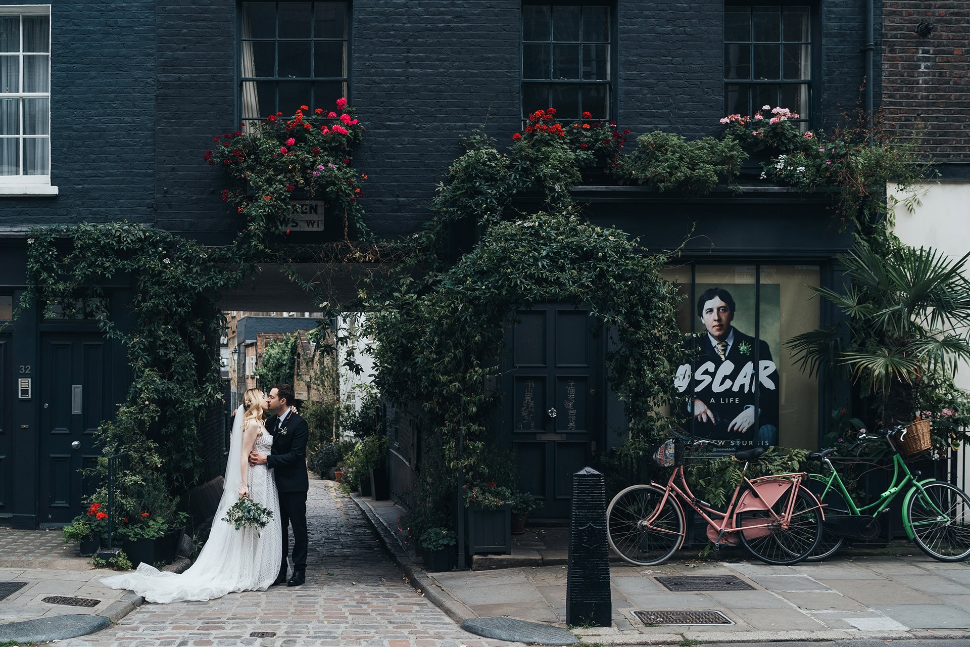 authentic elopement photos london